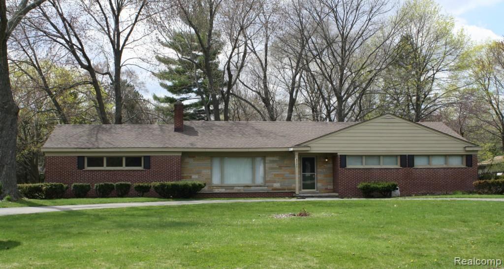 6750 Halyard Road Bloomfield Hills, MI 48301 - Photo 1 of 25