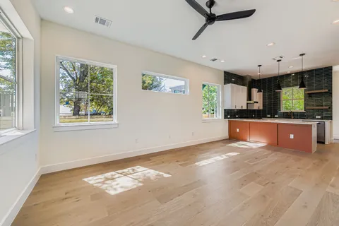 $538,999 | 4712 South Forest Drive, Austin, TX 78745