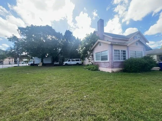 $689,999 | 10 Northwest 60th Street, Miami, FL 33127