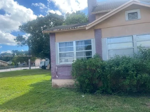 $689,999 | 10 Northwest 60th Street, Miami, FL 33127