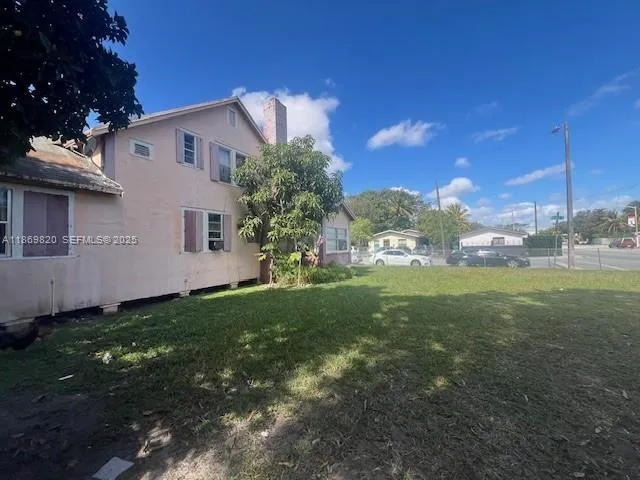 $689,999 | 10 Northwest 60th Street, Miami, FL 33127