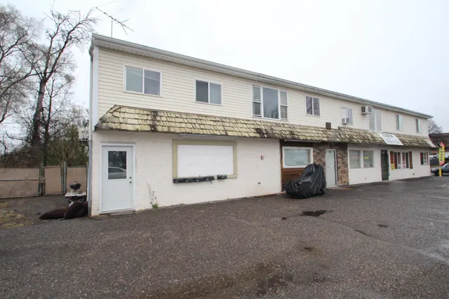 $1,350 | 401 West Main Street, Unit 102, Anoka, MN 55303