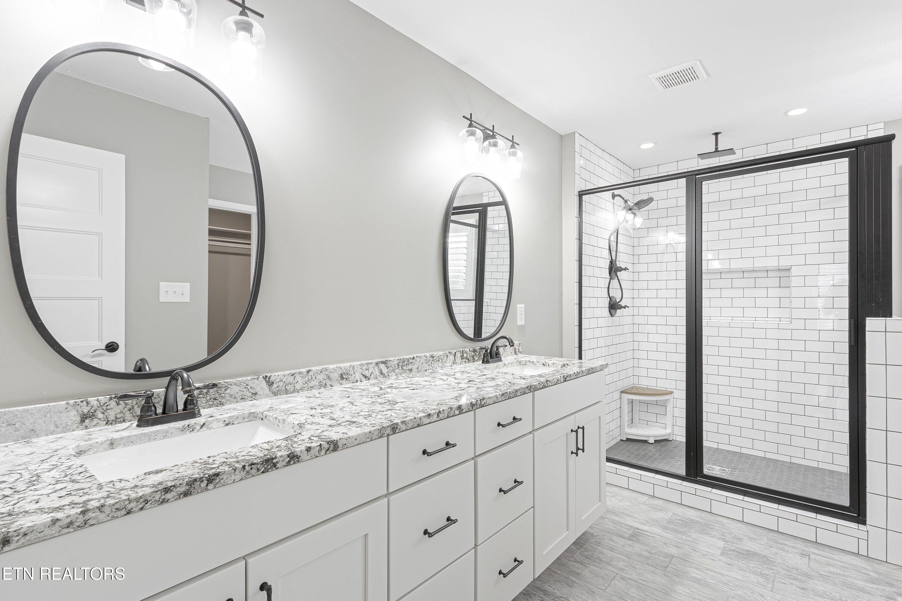 2016 Highlands Ridge Lane Knoxville, TN 37932 - Photo 26 of 40 Primary Bathroom