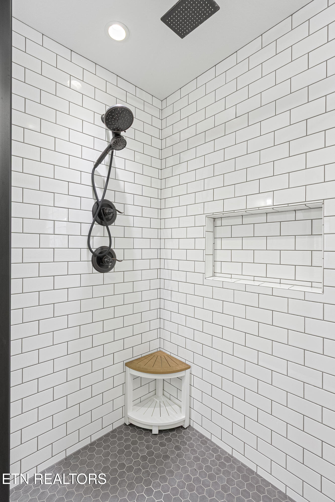 2016 Highlands Ridge Lane Knoxville, TN 37932 - Photo 28 of 40 Primary Bathroom