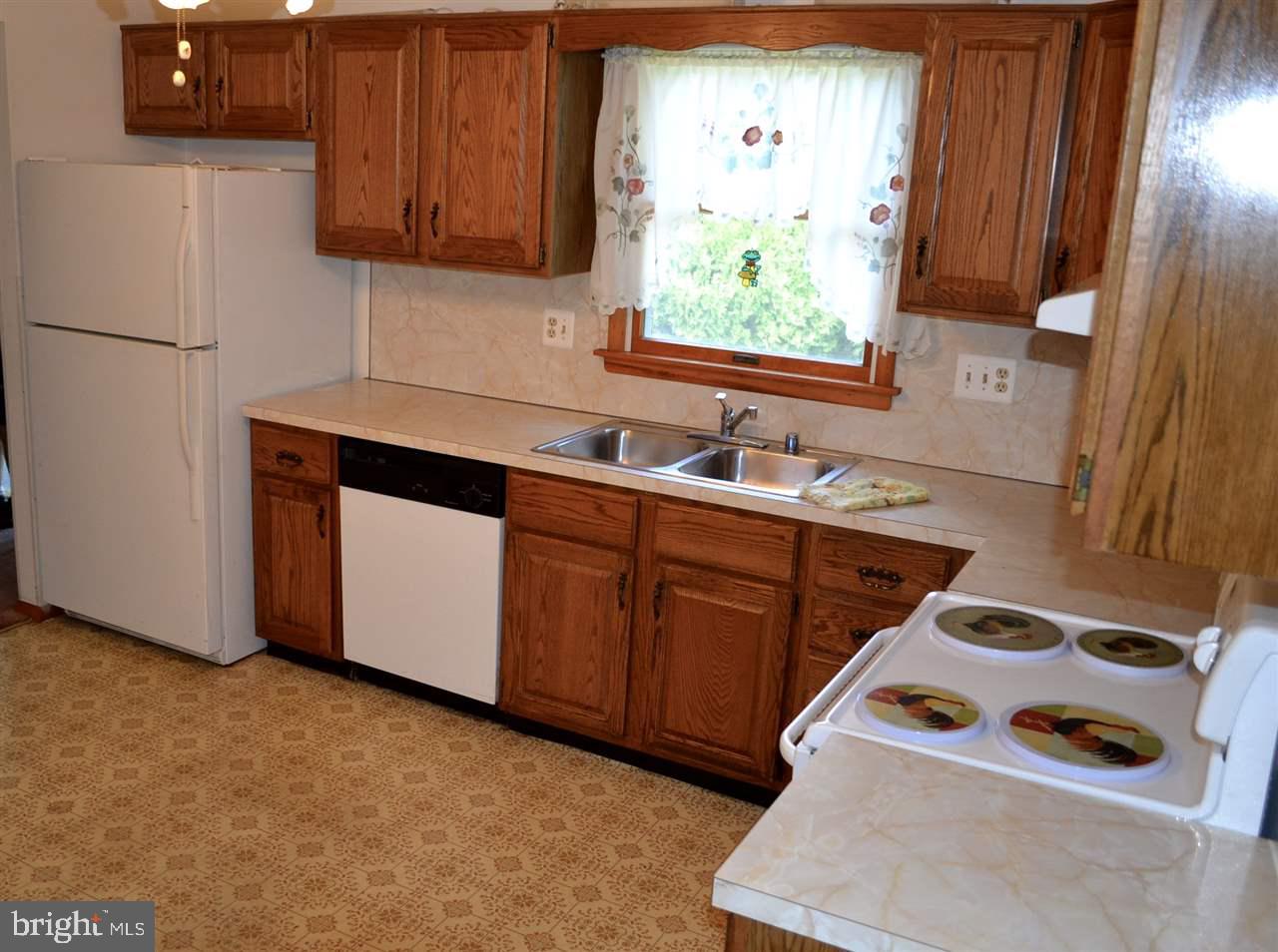 47 Cardinal Drive Hanover, PA 17331 - Photo 9 of 26 Gallery Image 9