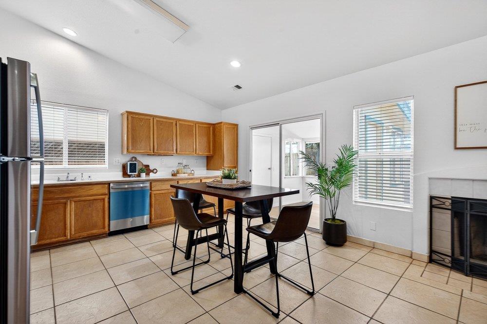 2430 Valley View Road Hollister, CA 95023 - Photo 13 of 36