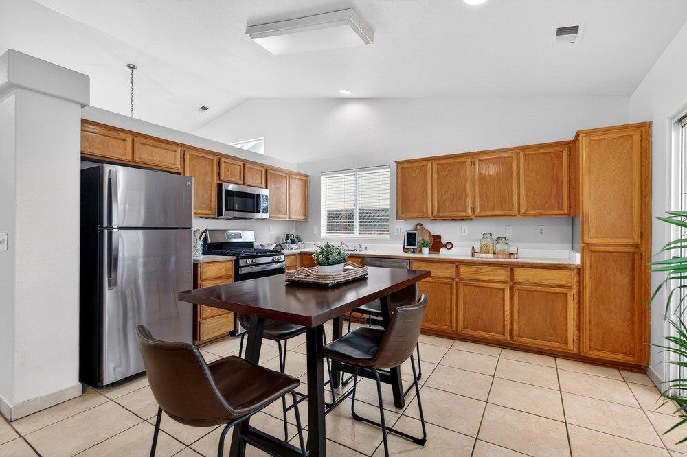 2430 Valley View Road Hollister, CA 95023 - Photo 14 of 36