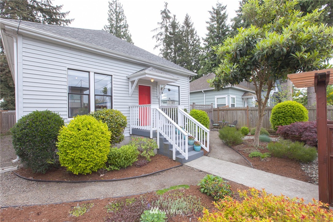 326 Burnett Avenue North Renton, WA 98057 - Photo 2 of 23