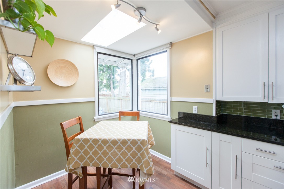 326 Burnett Avenue North Renton, WA 98057 - Photo 11 of 23