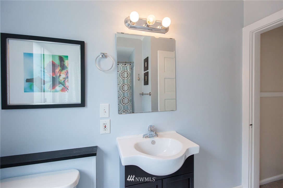 326 Burnett Avenue North Renton, WA 98057 - Photo 17 of 23