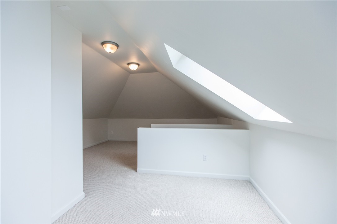 326 Burnett Avenue North Renton, WA 98057 - Photo 20 of 23