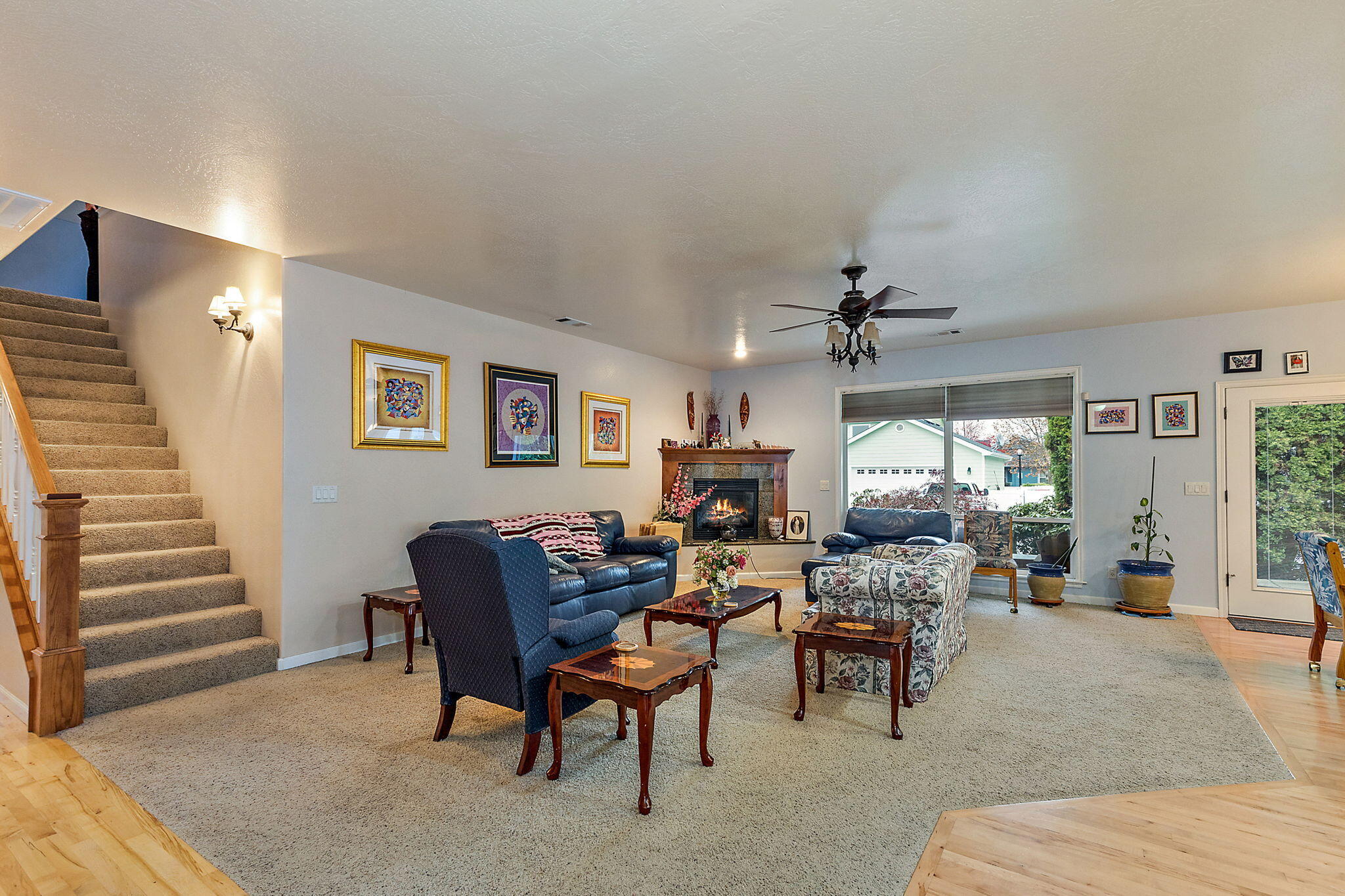 1028 Buck Point Street Central Point, OR 97502 - Photo 5 of 40