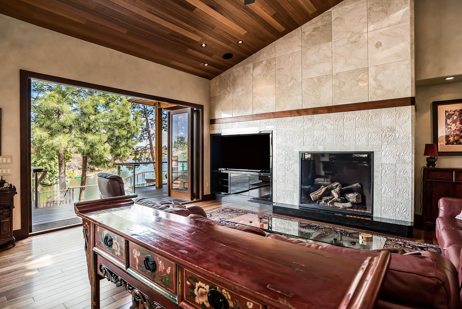 128 Northwest Allen Road Bend, OR 97703 - Photo 6 of 40 16 foot folding door off living room allows for easy inside/outside living