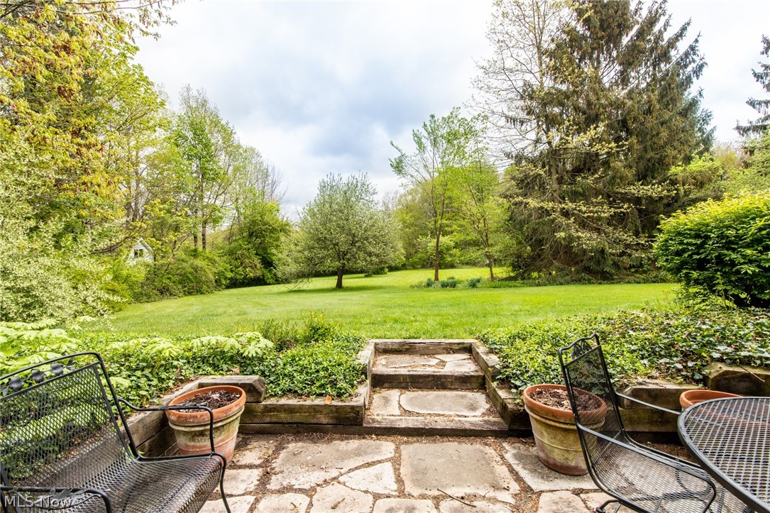 15357 Hemlock Point Road Chagrin Falls, OH 44022 - Photo 2 of 30