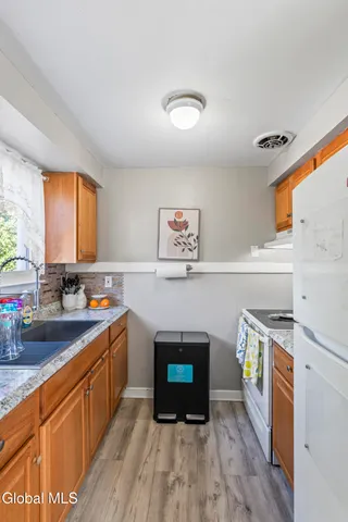 $1,550 | 321 Hackett Boulevard, Unit 2, Albany, NY 12208