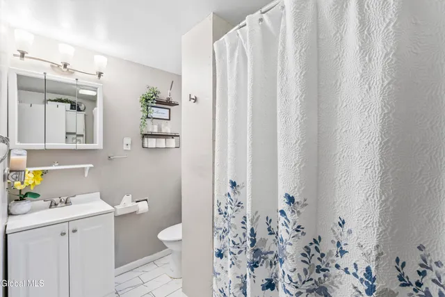 $1,550 | 321 Hackett Boulevard, Unit 2, Albany, NY 12208