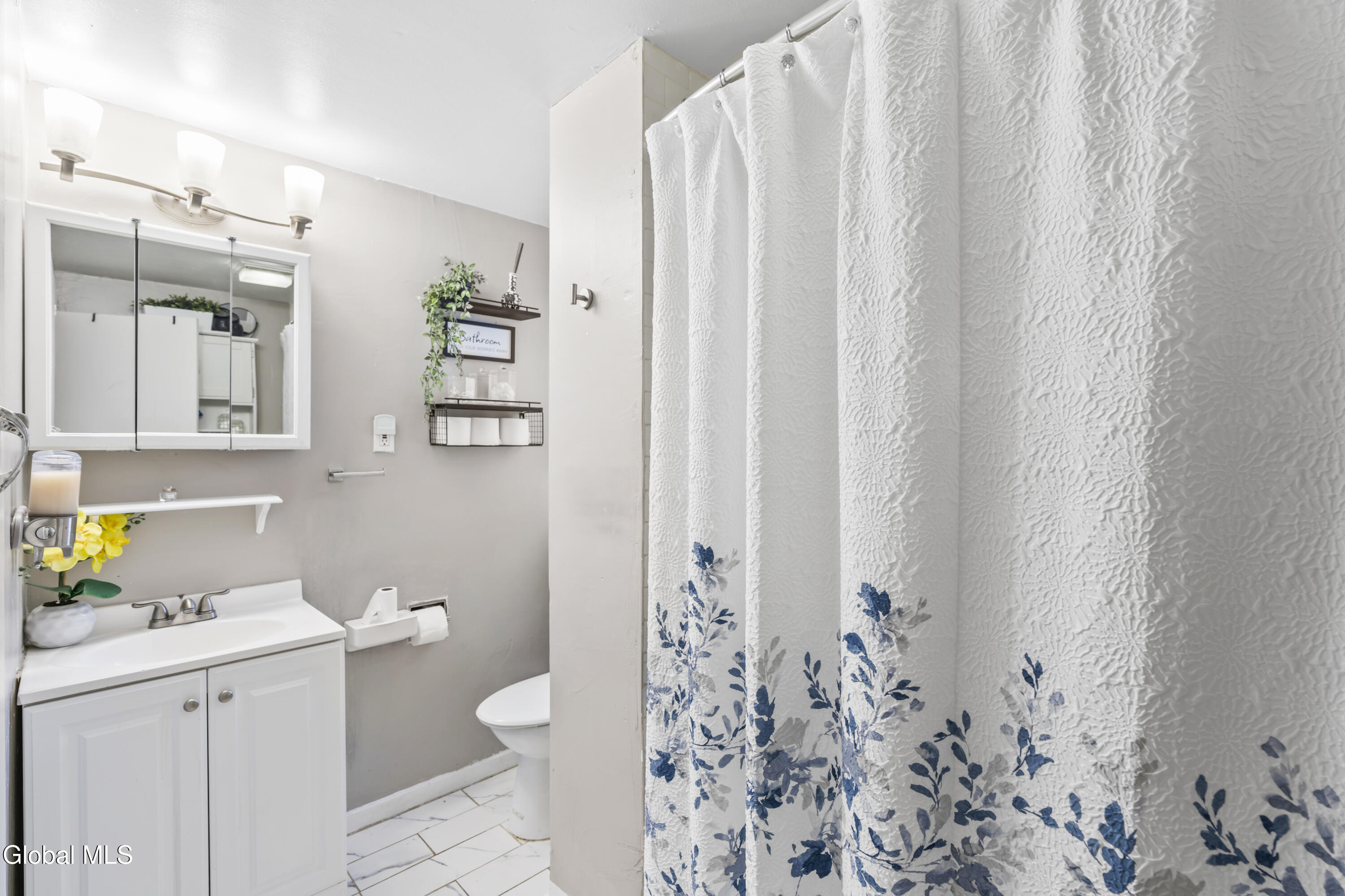 321 Hackett Boulevard, Unit 2 Albany, NY 12208 - Photo 15 of 26 DSC06546