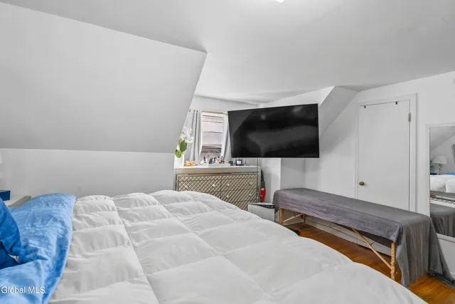 $1,550 | 321 Hackett Boulevard, Unit 2, Albany, NY 12208