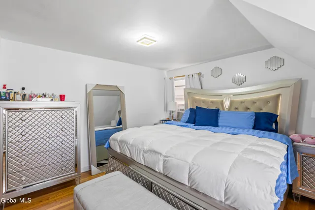 $1,550 | 321 Hackett Boulevard, Unit 2, Albany, NY 12208