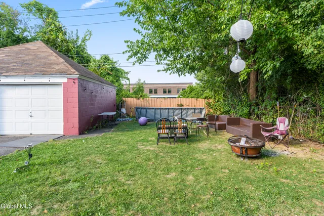 $1,550 | 321 Hackett Boulevard, Unit 2, Albany, NY 12208