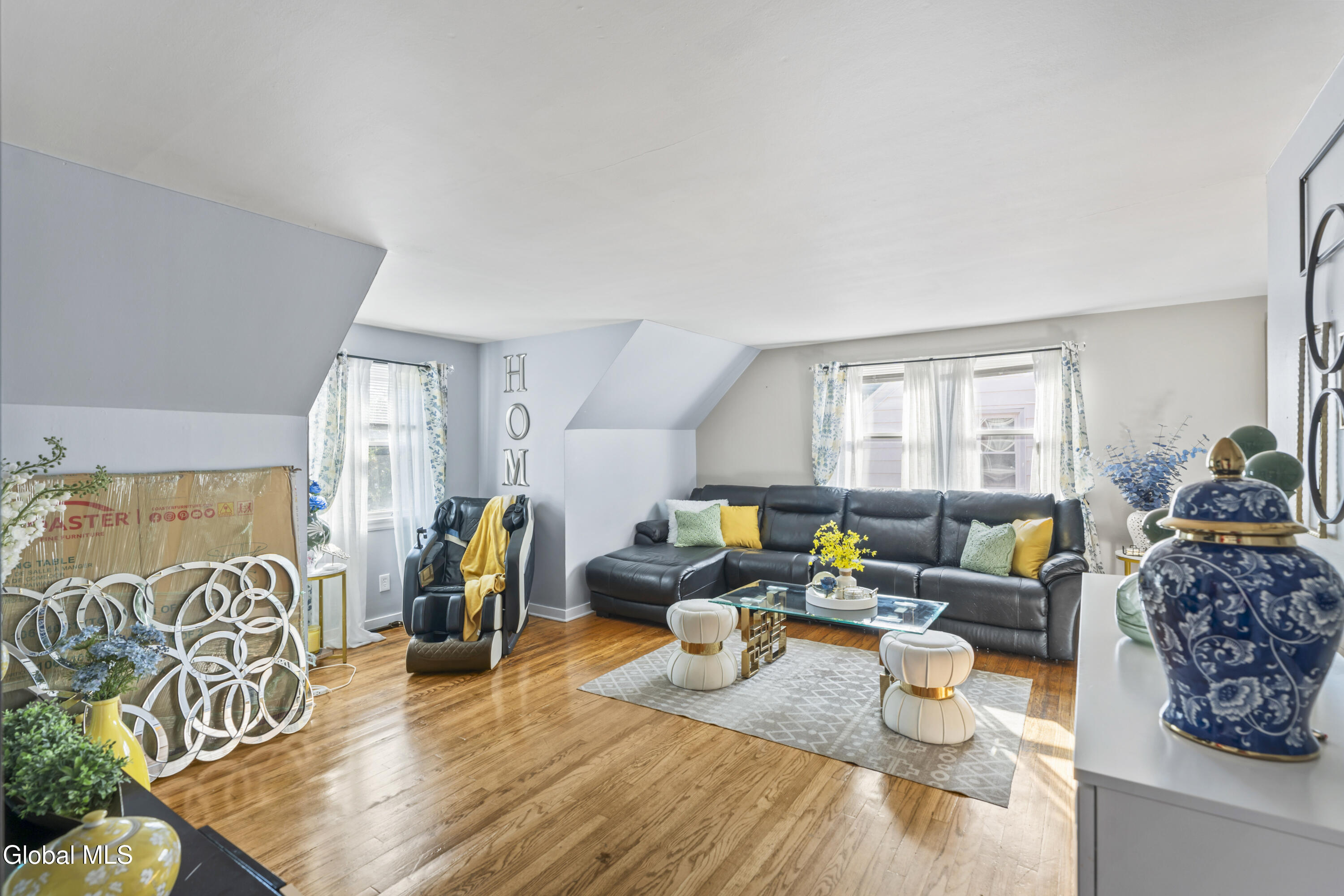 321 Hackett Boulevard, Unit 2 Albany, NY 12208 - Photo 3 of 26 DSC06495