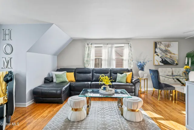 $1,550 | 321 Hackett Boulevard, Unit 2, Albany, NY 12208