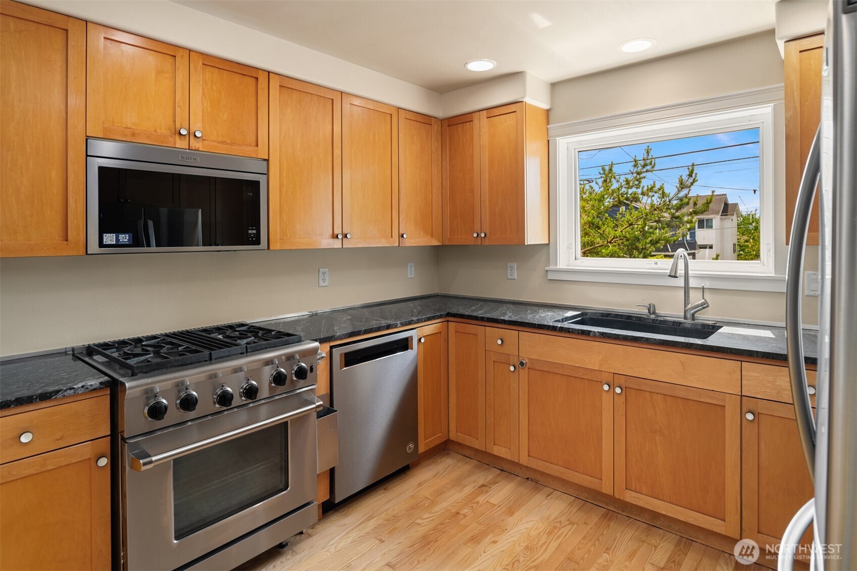 4600 Green Lake Way North Seattle, WA 98103 - Photo 15 of 33