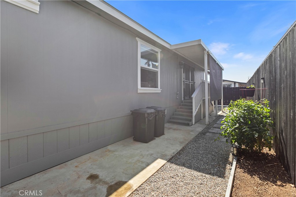 8651 Foothill Boulevard, Unit 82 Rancho Cucamonga, CA 91730 - Photo 42 of 56 a backyard of a house
