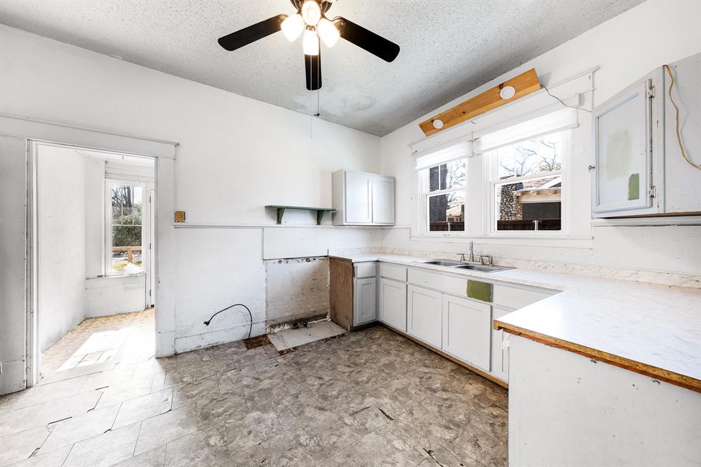 712 Connally Street Sulphur Springs, TX 75482 - Photo 10 of 35