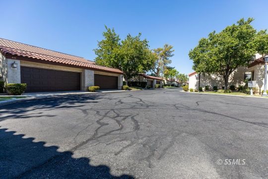 400 Tepatitlan Court Ridgecrest, CA 93555 - Photo 6 of 35