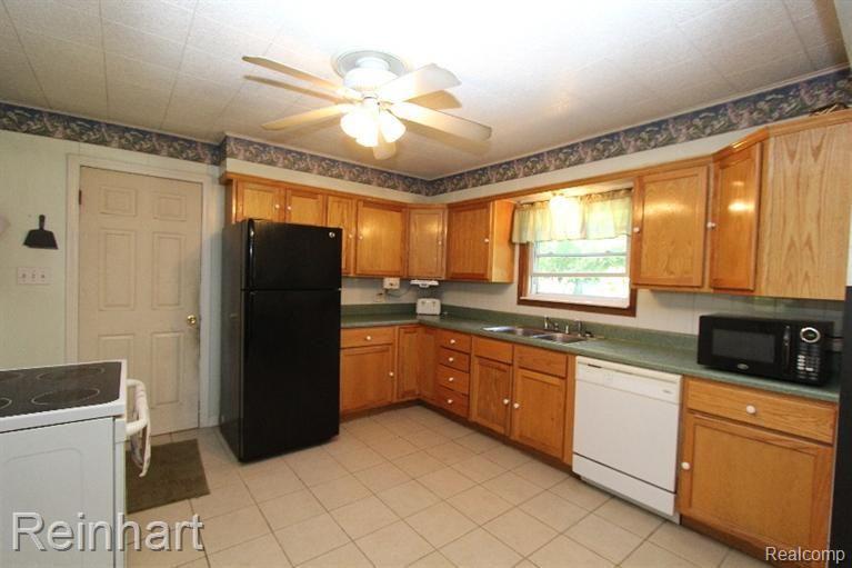 18485 Kent Road Dundee, MI 48131 - Photo 2 of 32 2.jpg