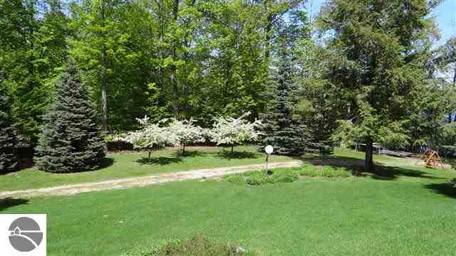 6131 South Betsie River Road Interlochen, MI 49643 - Photo 20 of 31 1745950-19.JPG