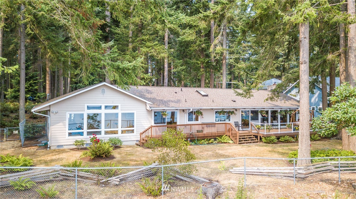 4932 Jones Road Oak Harbor, WA 98277 - Photo 3 of 25 Gallery Image 3