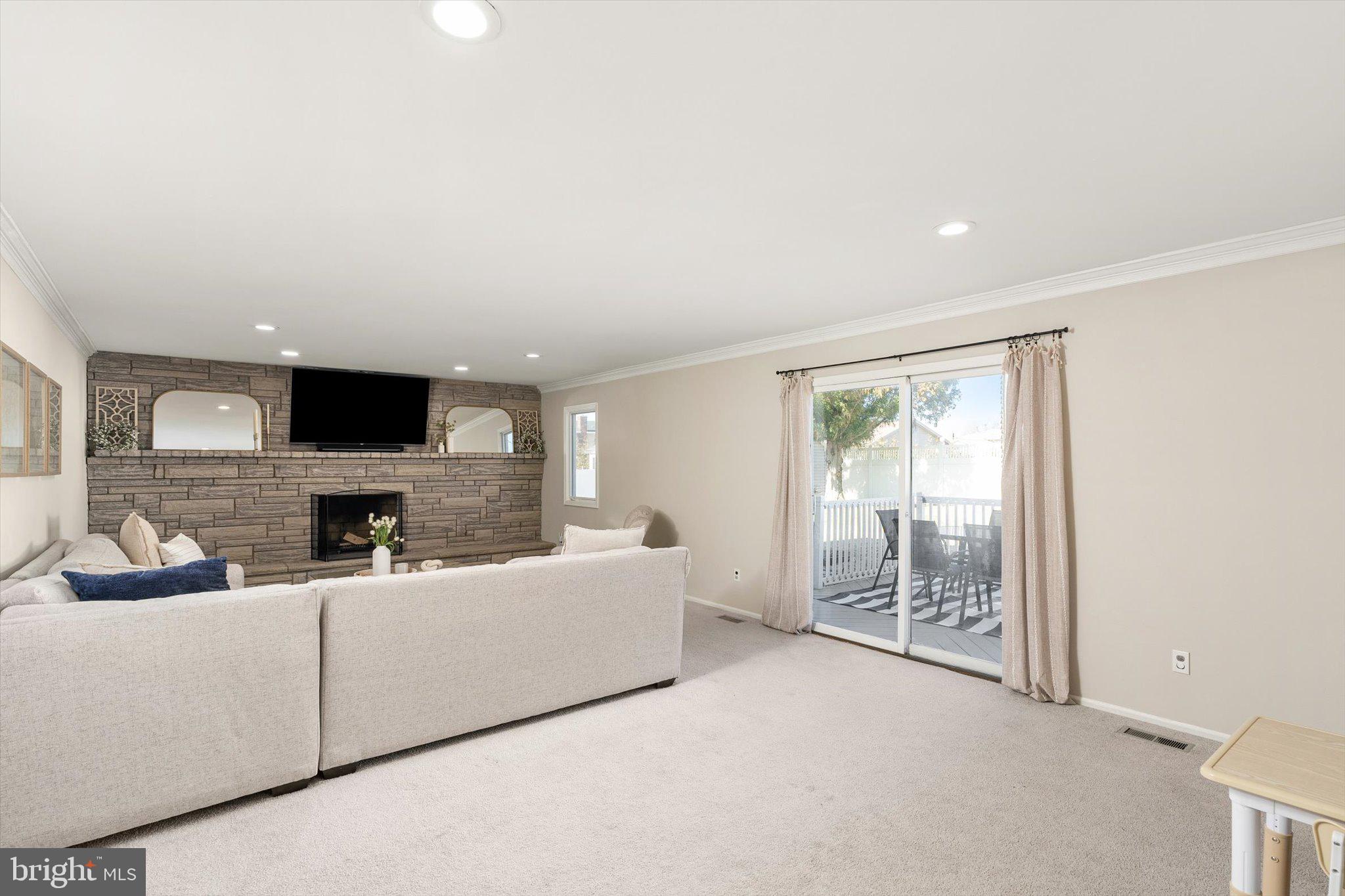 18 John Lenhardt Road Hamilton, NJ 08690 - Photo 12 of 36 Family Room