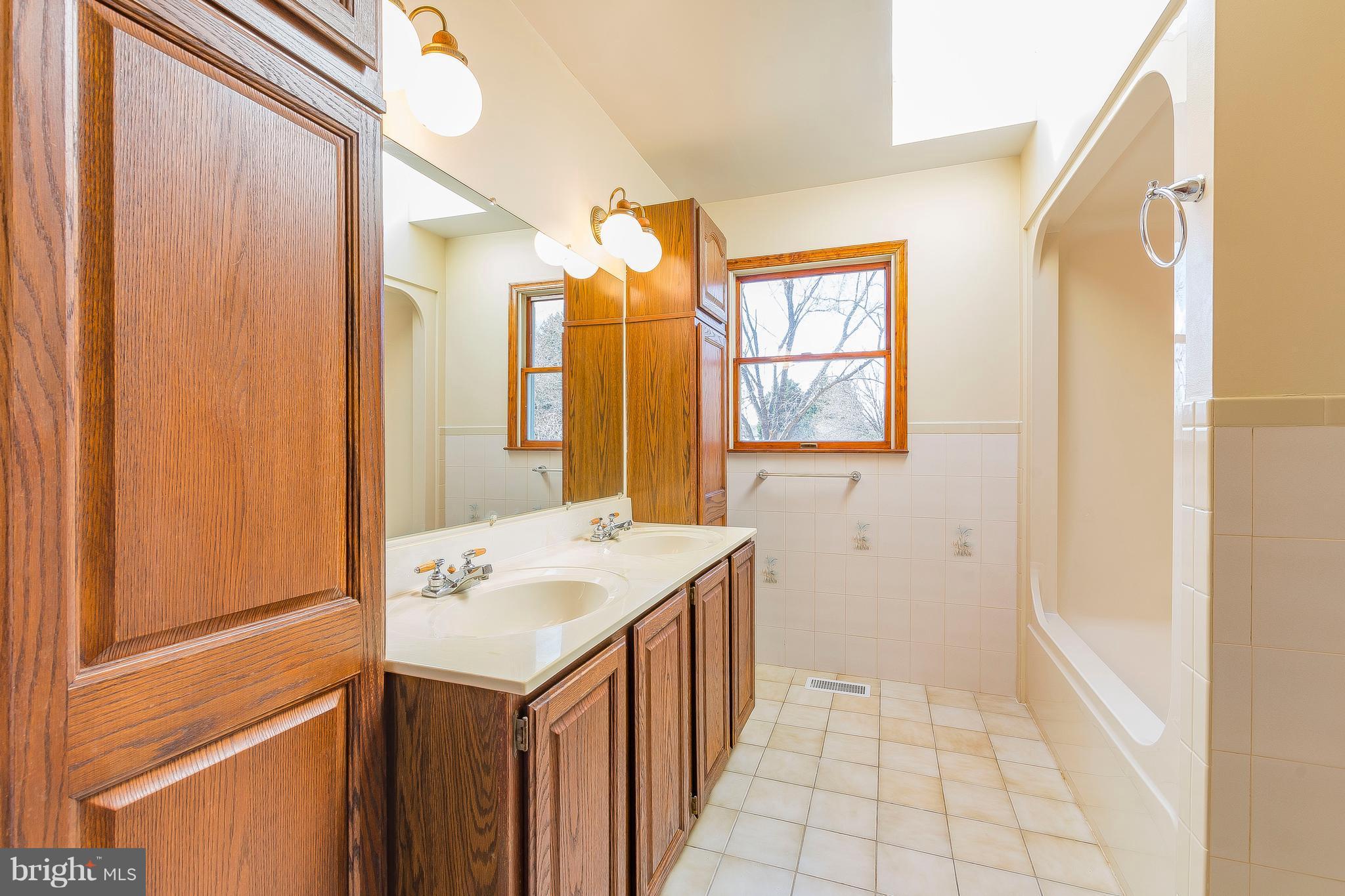 920 Adelina Road Prince Frederick, MD 20678 - Photo 21 of 30 Bath
