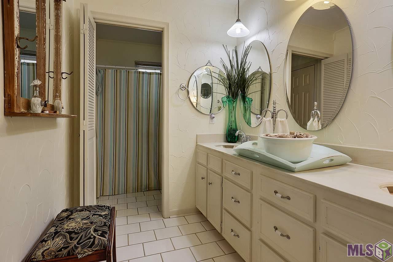 2644 Woodland Ridge Boulevard Baton Rouge, LA 70816 - Photo 16 of 24