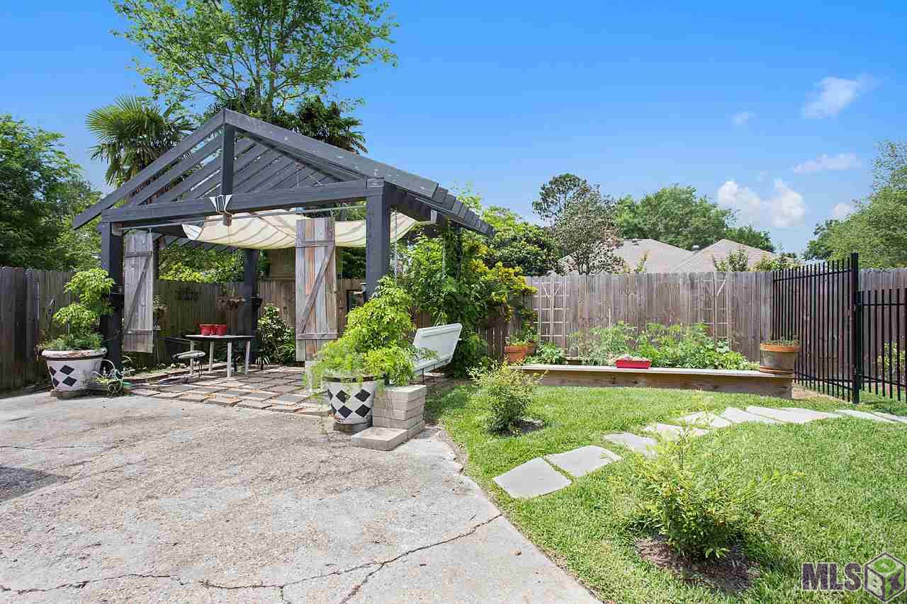 2644 Woodland Ridge Boulevard Baton Rouge, LA 70816 - Photo 21 of 24