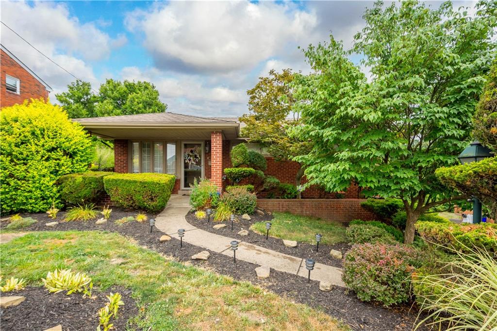 546 Lindsay Road Carnegie, PA 15106 - Photo 1 of 24 Gallery Image 1