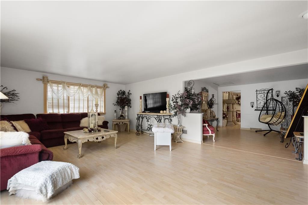 546 Lindsay Road Carnegie, PA 15106 - Photo 6 of 24 Gallery Image 6