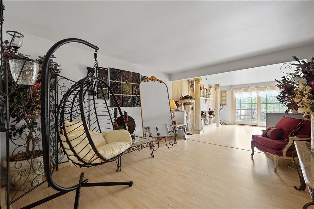 546 Lindsay Road Carnegie, PA 15106 - Photo 8 of 24 Gallery Image 8