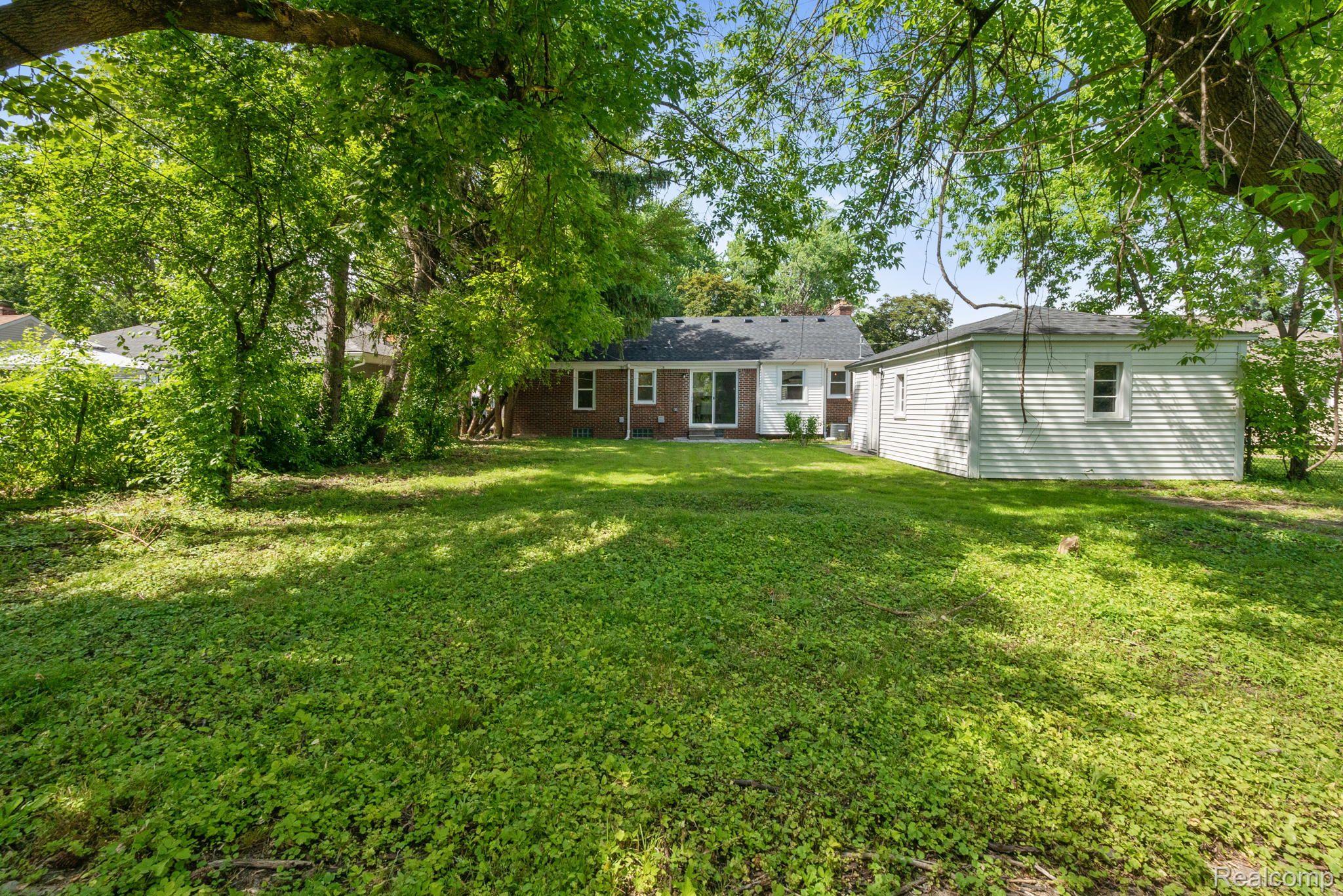 4303 Samoset Road Royal Oak, MI 48073 - Photo 4 of 37