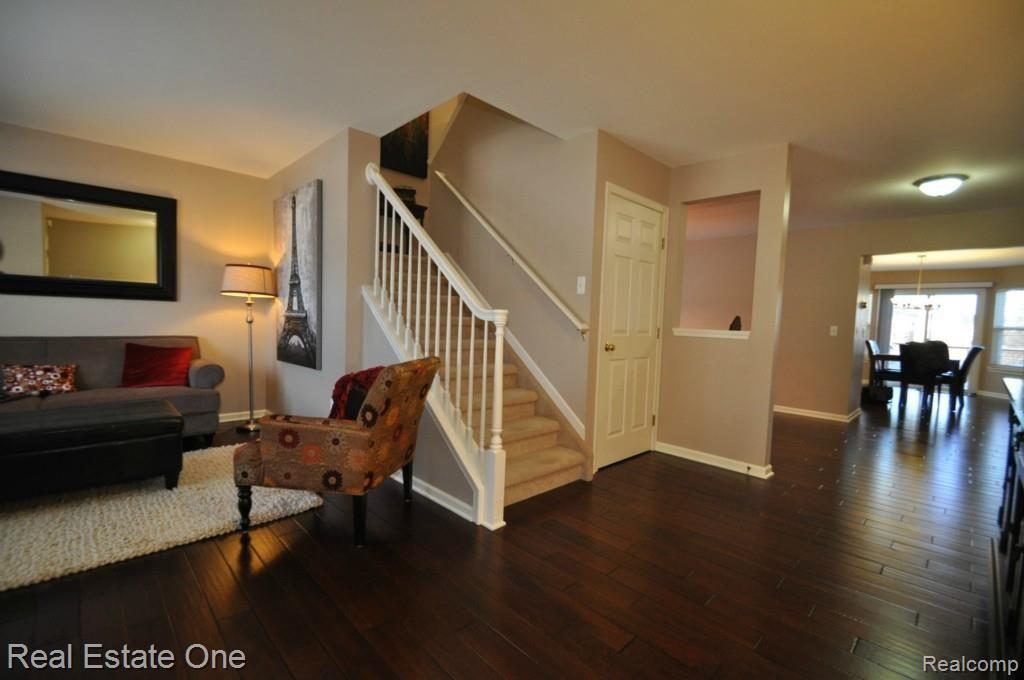 3705 Everett Drive Rochester, MI 48307 - Photo 3 of 30 3.JPG