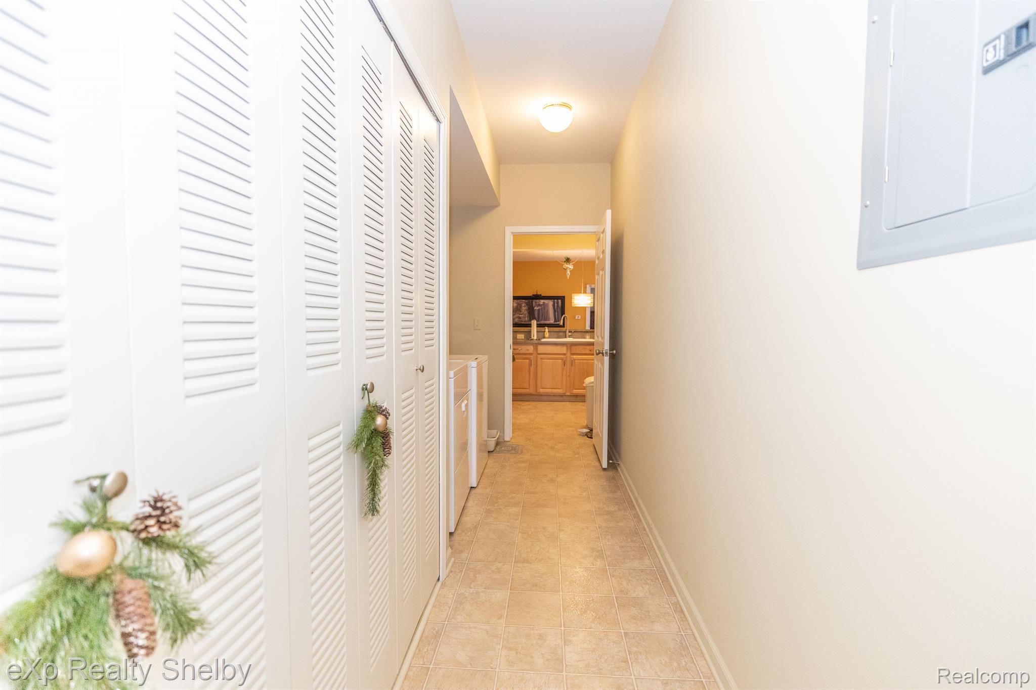 46075 Rhodes Drive Macomb, MI 48044 - Photo 14 of 33 Gallery Image 14
