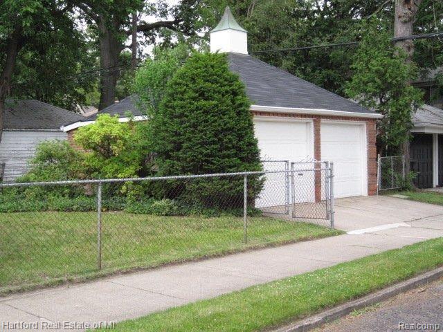 20100 Renfrew Road Detroit, MI 48221 - Photo 3 of 10 Gargage