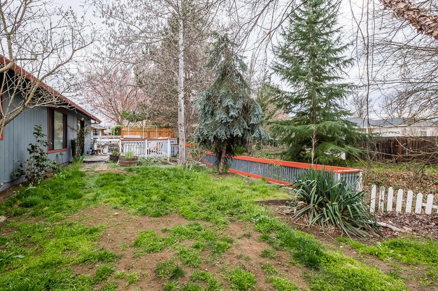 2566 Roberts Road Medford, OR 97504 - Photo 34 of 34 2566 Roberts-7
