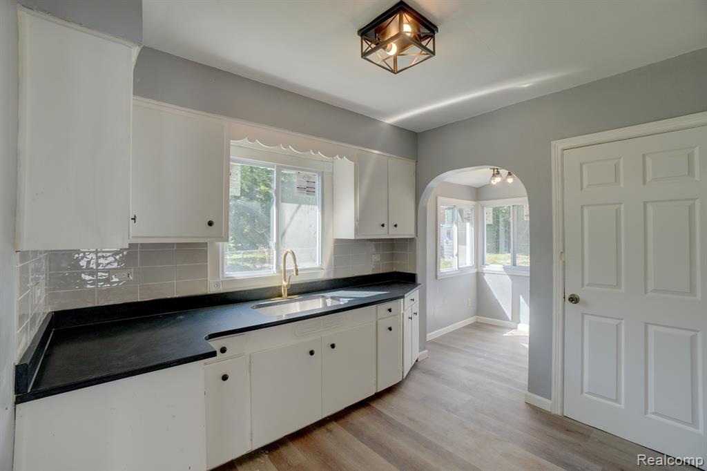 21125 Doepfer Road Warren, MI 48091 - Photo 17 of 29