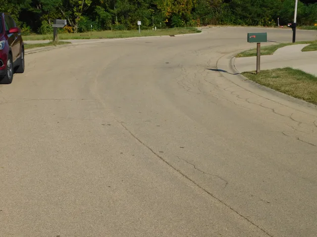 $28,500 | 664 Oak Court, Marseilles, IL 61341