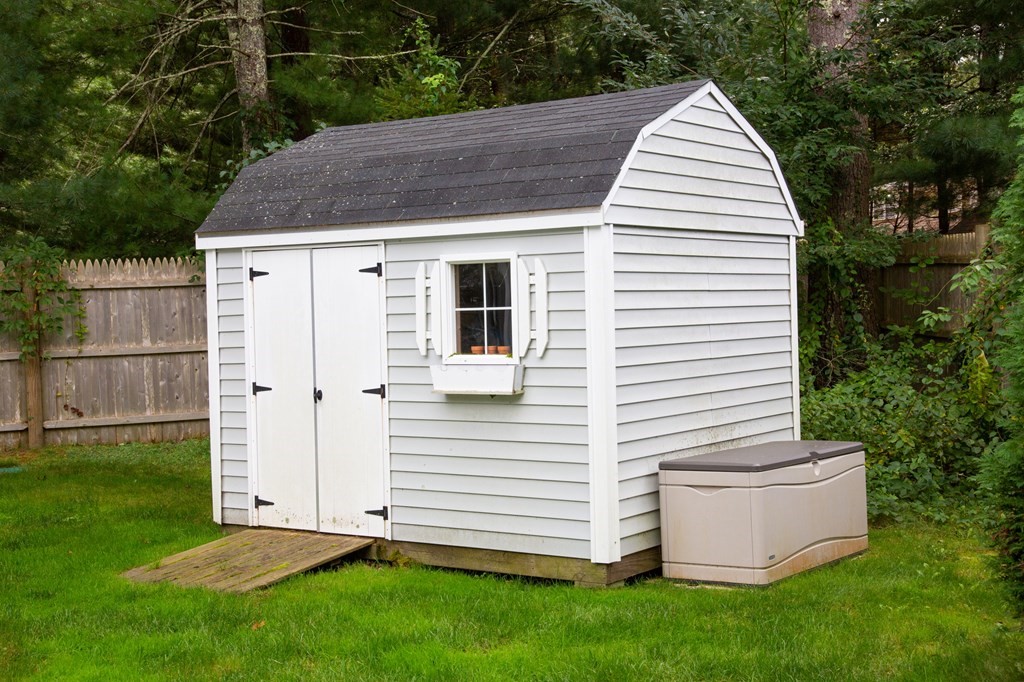 329 White Oak Trail Barnstable, MA 02632 - Photo 9 of 38 a view of a house with backyard