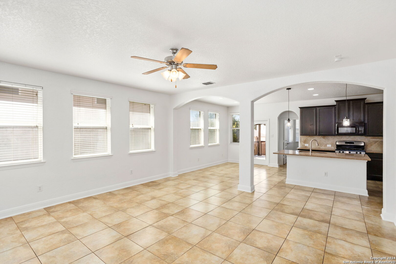 7631 Ruger Ranch San Antonio, TX 78254 - Photo 8 of 28 Gallery Image 8