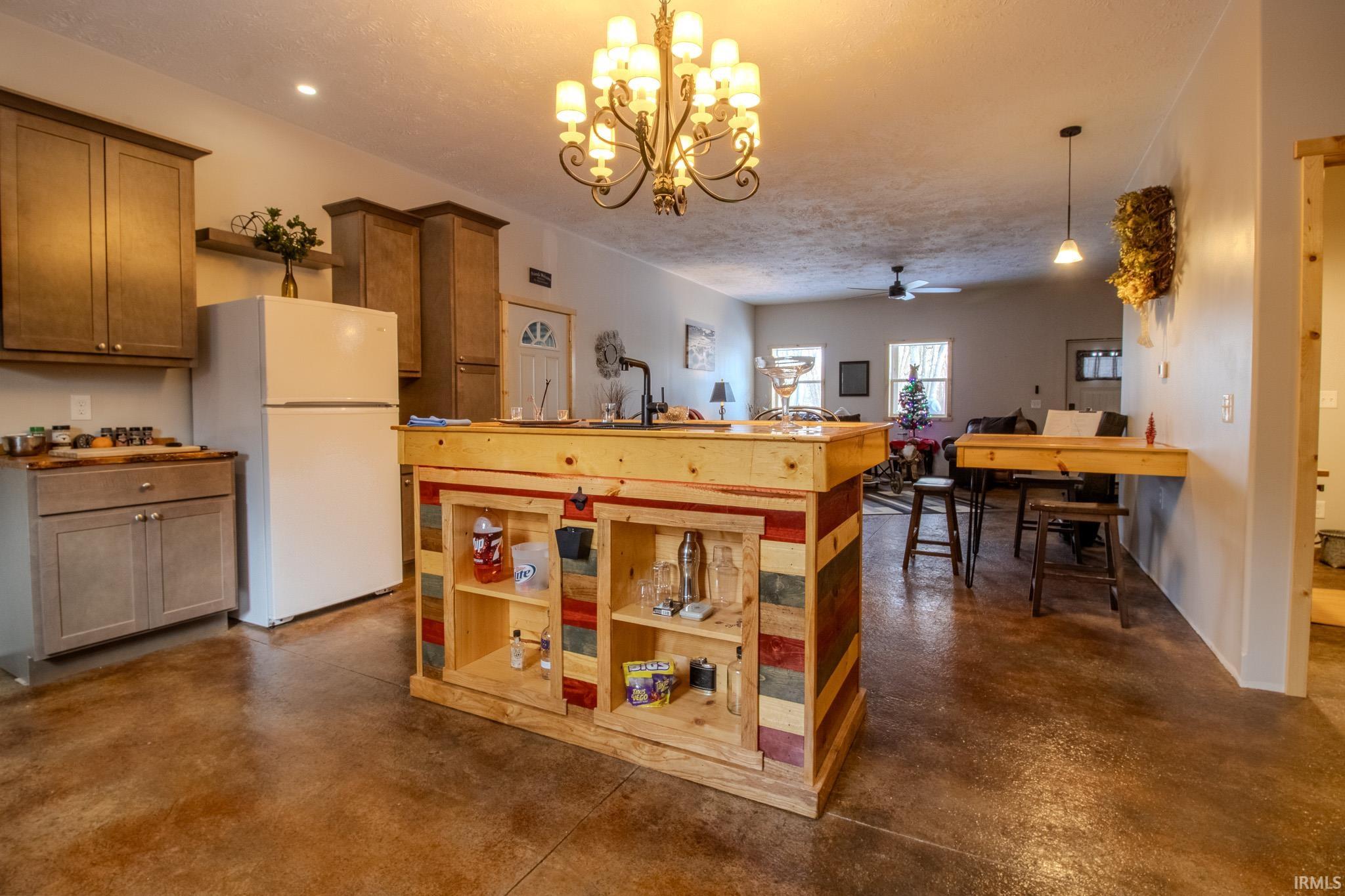 118 Whipple Road Winamac, IN 46996 - Photo 5 of 21